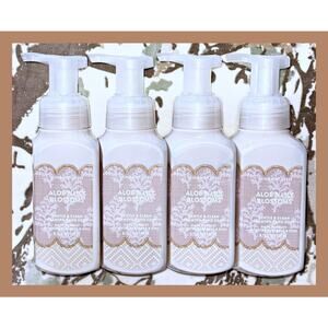 Bath & Body Works Aloe & Lily Blossoms Gentle Clean Foaming Hand Soap x4
